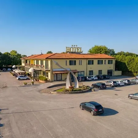 Hotel Gran Delta River & Nature Hotel 3*