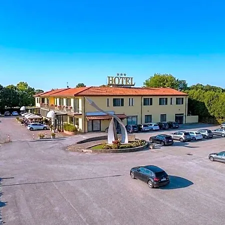 Hotel Gran Delta River & Nature 3*